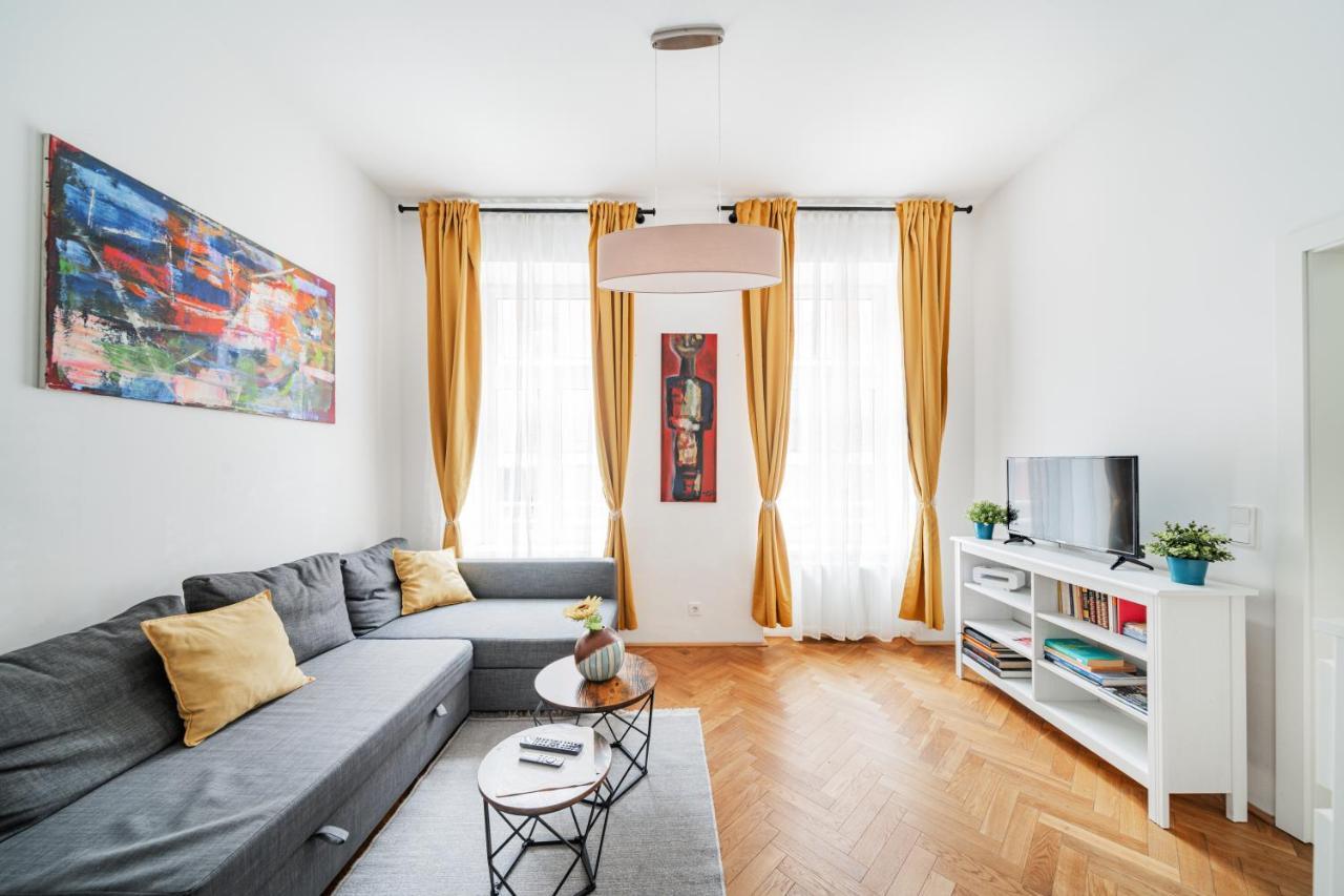 15 C&J'S Apartment Вена Экстерьер фото